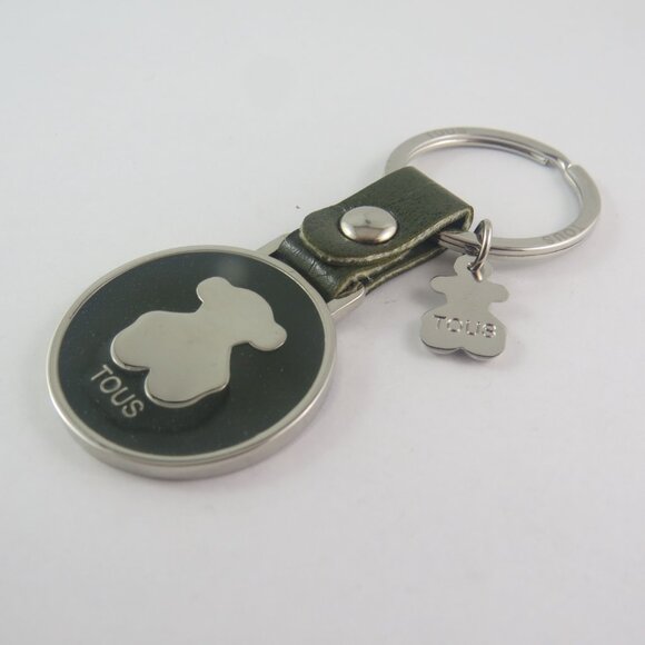 Tous Teddy Bear Keychain – Olive Green Leather Key Ring with Silver Bear Charm - Picture 6 of 6